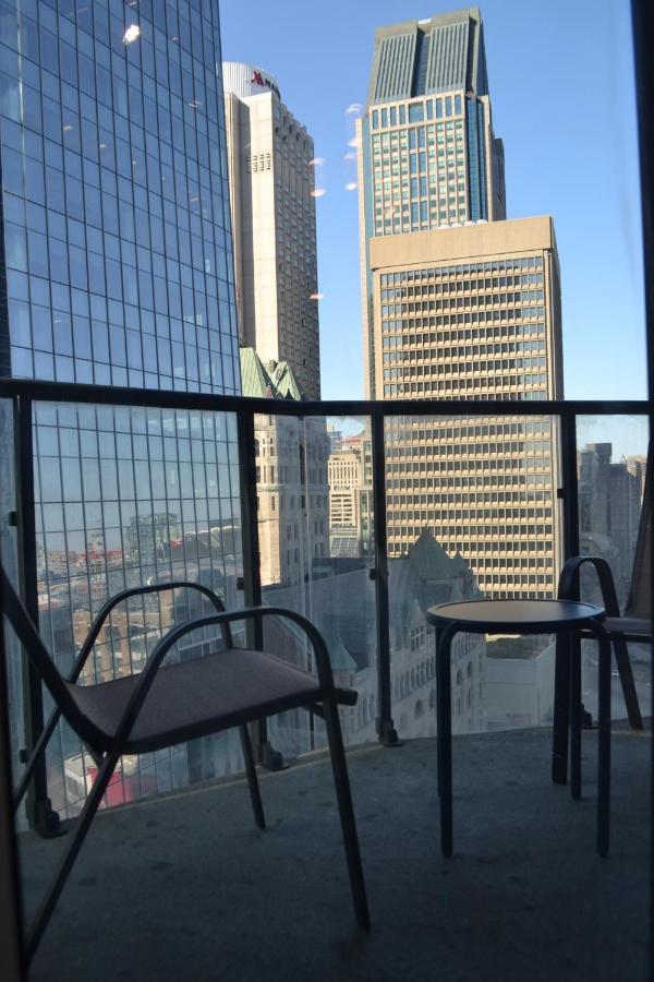 Beautiful One Bedroom Downtown Condo With Pool And Free Parking Montréal Extérieur photo